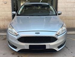Grigio Usata 2015 Ford Focus Business Edition Tre volumi | 8900 € (Buon prezzo)