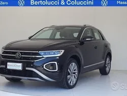 Nero metallizzato Usata 2022 VW T-Roc Style SUV | 24.300 € (Buon prezzo)