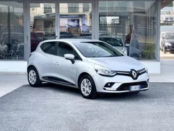 Argento Usata 2017 Renault Clio IV Tre volumi | 6900 € (Buon prezzo)