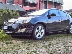 Nero Usata 2010 Opel Astra Tre volumi | 3999 €