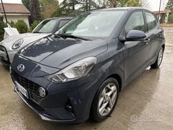 Grigio Usata 2022 Hyundai i10 Due volumi | 11.450 € (Buon prezzo)
