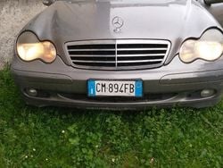 Grigio Usata 2005 Mercedes C220 Tre volumi | 2900 € (Buon prezzo)