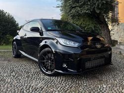 Precious black metallic Usata 2024 Toyota Yaris Tre volumi | 34.900 € (Super prezzo)