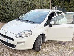 Bianco Usata 2014 Fiat Punto Tre volumi | 7500 € (Buon prezzo)
