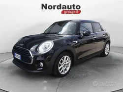Grigio Usata 2017 Mini Cooper D Hype Due volumi | 15.900 € (Buon prezzo)