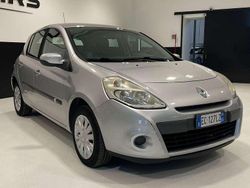 Argento Usata 2010 Renault Clio III Tre volumi | 3100 € (Buon prezzo)