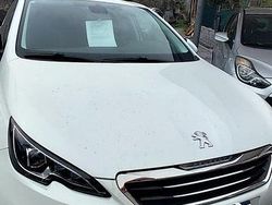 Bianco Usata 2017 Peugeot 308 Allure Tre volumi | 12.900 € (Buon prezzo)