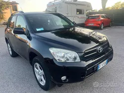 Usata 2008 Toyota RAV4 SUV | 2950 € (Super prezzo)