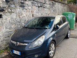 Blu Usata 2010 Opel Corsa Tre volumi | 3300 € (Buon prezzo)