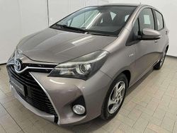 Grigio scuro Usata 2014 Toyota Yaris Hybrid Active Tre volumi | 10.450 € (Molto cara)