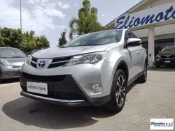 Argento Usata 2014 Toyota RAV4 Business Edition SUV | 13.450 €