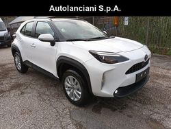 Bianco Nuova 2025 Toyota Yaris Hybrid Active SUV | 24.870 € (Cara)