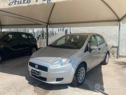 Grigio Usata 2013 Fiat Punto Lounge Due volumi | 2700 € (Buon prezzo)