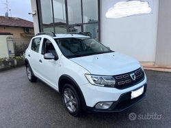 Bianco Usata 2017 Dacia Sandero Stepway Tre volumi | 8700 € (Cara)