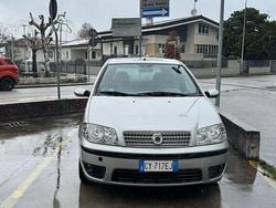 Grigio Usata 2005 Fiat Punto Due volumi | 900 € (Ottimo prezzo)