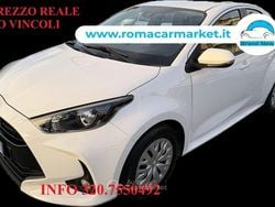 Bianco Usata 2023 Toyota Yaris Hybrid Active Tre volumi | 16.490 € (Ottimo prezzo)