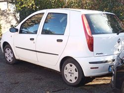 Bianco Usata 2006 Fiat Punto Tre volumi | 1000 € (Ottimo prezzo)