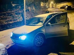 Grigio Usata 2001 VW Golf IV Tre volumi | 3000 €
