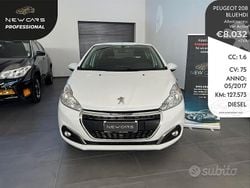 Bianco Usata 2017 Peugeot 208 Active Due volumi | 6960 € (Ottimo prezzo)