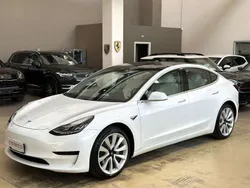 Bianco perla Usata 2020 Tesla Model 3 Standard Range Tre volumi | 24.500 € (Buon prezzo)