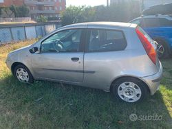 Grigio Usata 2001 Fiat Punto Tre volumi | 1100 € (Buon prezzo)