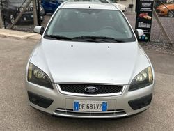 Grigio Usata 2007 Ford Focus S Station wagon | 2900 € (Buon prezzo)