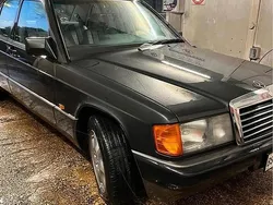 Nero Usata 1989 Mercedes 190 Tre volumi | 1900 €