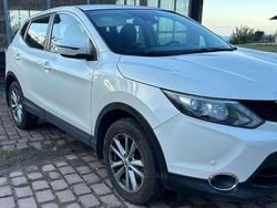 Bianco Usata 2015 Nissan Qashqai Visia SUV | 10.500 € (Cara)