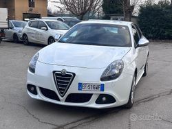 Bianco Usata 2011 Alfa Romeo Giulietta Exclusive Tre volumi | 6300 € (Buon prezzo)