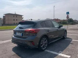 Usata 2023 Ford Focus ST-Line Tre volumi | 21.000 € (Buon prezzo)