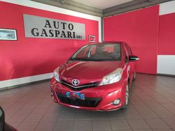 Bordeaux Usata 2012 Toyota Yaris Lounge Tre volumi | 6900 € (Buon prezzo)