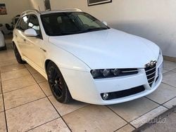 Bianco Usata 2010 Alfa Romeo 159 Progression Station wagon | 2750 € (Buon prezzo)