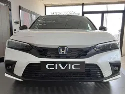 Bianco Nuova 2025 Honda Civic Sport Tre volumi | 33.900 € (Buon prezzo)