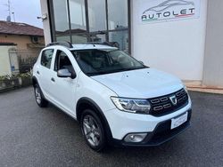 Bianco Usata 2017 Dacia Sandero Lauréate Tre volumi | 6500 € (Super prezzo)