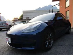 Deep blue pearl metallic Usata 2021 Tesla Model 3 Long Range Tre volumi | 24.999 € (Ottimo prezzo)
