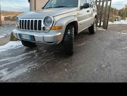Usata 2006 Jeep Cherokee SUV | 3800 € (Buon prezzo)