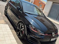 Nero Usata 2017 VW Golf GTI Tre volumi | 24.000 €
