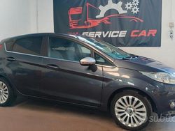 Grigio Usata 2009 Ford Fiesta Titanium Tre volumi | 4800 € (Cara)