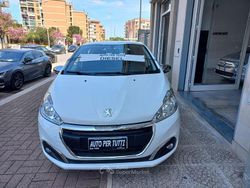 Bianco Usata 2018 Peugeot 208 Active Due volumi | 9990 € (Buon prezzo)