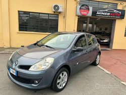 Grigio Usata 2007 Renault Clio II Tre volumi | 2700 € (Buon prezzo)