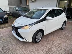 Bianco Usata 2015 Toyota Aygo X-clusiv Due volumi | 6400 € (Buon prezzo)