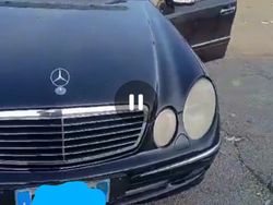 Nero Usata 2005 Mercedes E280 Avantgarde Tre volumi | 1000 €