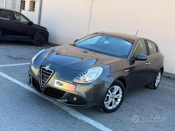 Grigio Usata 2013 Alfa Romeo Giulietta Exclusive Tre volumi | 4950 € (Ottimo prezzo)