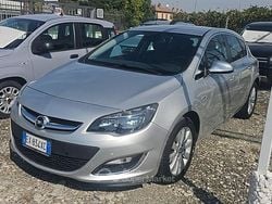 Usata 2015 Opel Astra Tre volumi | 5999 € (Ottimo prezzo)