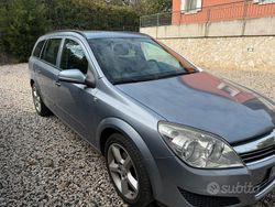 Usata 2008 Opel Astra Tre volumi | 1800 € (Ottimo prezzo)