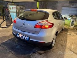 Grigio Usata 2009 Renault Mégane Dynamique Tre volumi | 5000 € (Buon prezzo)