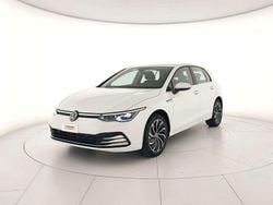 Bianco Usata 2023 VW Golf Style Tre volumi | 25.389 € (Buon prezzo)