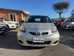 Argento Usata 2009 Toyota Aygo Due volumi | 1990 € (Buon prezzo)