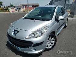 Argento Usata 2008 Peugeot 207 Tre volumi | 2800 € (Buon prezzo)
