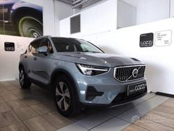 Grigio Usata 2022 Volvo XC40 SUV | 25.900 € (Buon prezzo)